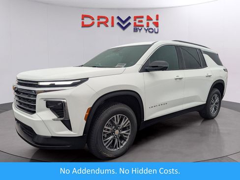 New 2026 Chevrolet Traverse LT image 1