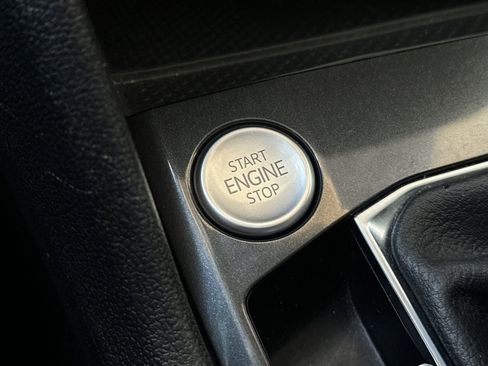 Used 2023 Volkswagen Tiguan SE image 24