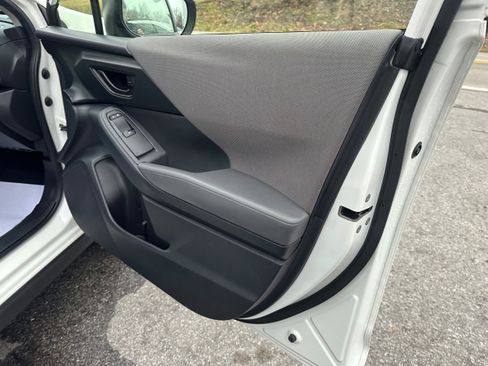 Used 2024 Subaru Crosstrek 2.0i image 11