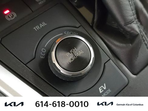 Used 2020 Toyota RAV4 XLE w/ XLE Grade Weather Package AWD/4WD image 30