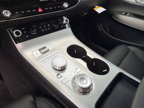 New 2026 Genesis GV70 2.5T Select image 32