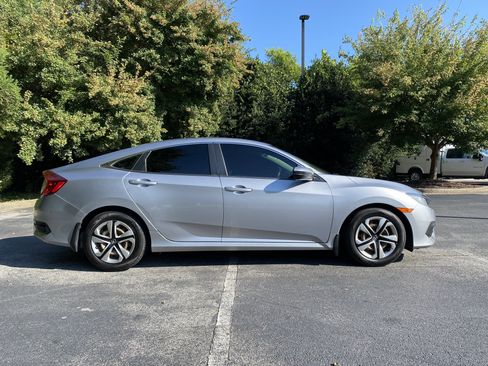 Used 2018 Honda Civic LX image 10