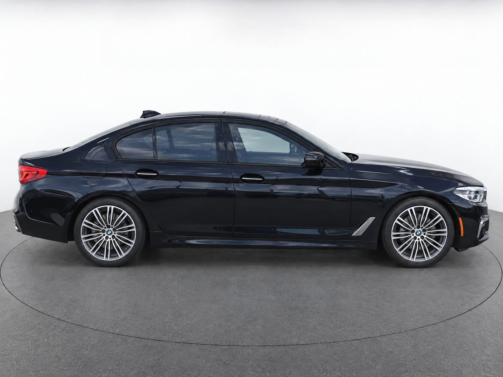 Used 2018 BMW M550i xDrive AWD/4WD image 8