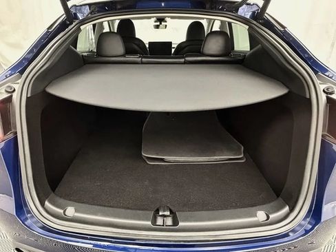 Used 2023 Tesla Model Y Long Range AWD/4WD image 28
