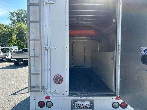 Used 2016 Ford E-350 and Econoline 350 Super Duty w/ Power Windows & Locks Group image 10