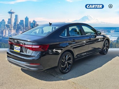 Certified 2025 Volkswagen Jetta SE FWD image 3