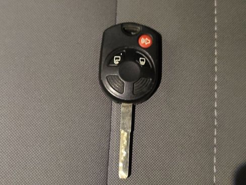 Used 2018 Ford Escape S image 32