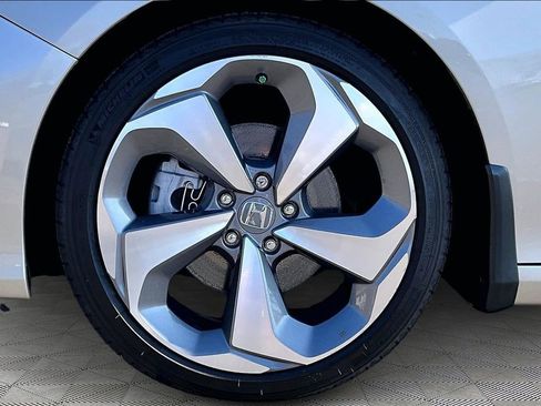 Used 2020 Honda Accord Touring image 24