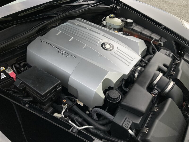 Used 2009 Cadillac XLR RWD image 34
