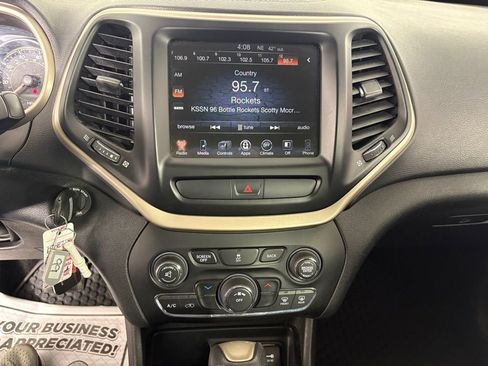 Used 2015 Jeep Cherokee Latitude w/ Cold Weather Group image 20