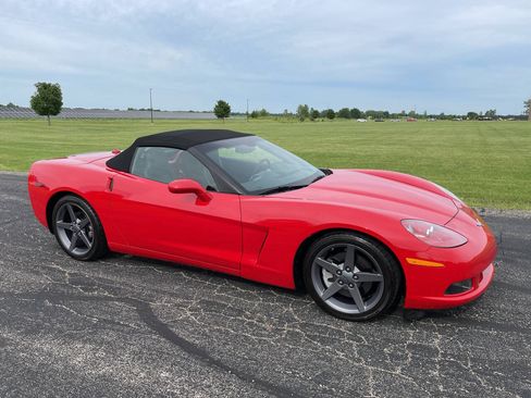 Used 2005 Chevrolet Corvette Convertible w/ Preferred Equipment Group RWD image 17