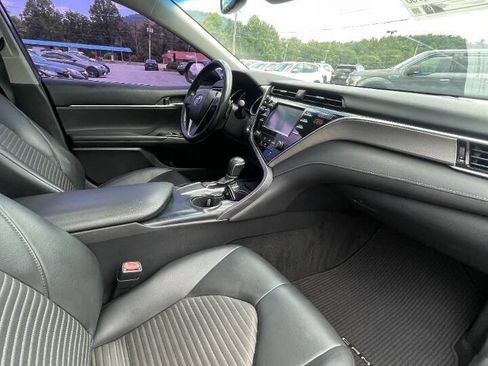Used 2018 Toyota Camry SE w/ Moonroof Package FWD image 14