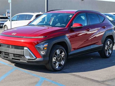 Certified 2025 Hyundai Kona SEL image 3