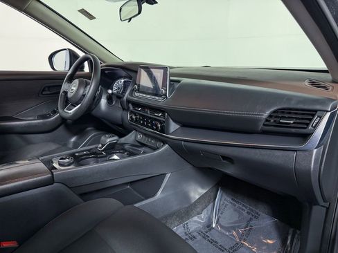 Used 2023 Nissan Rogue S image 14