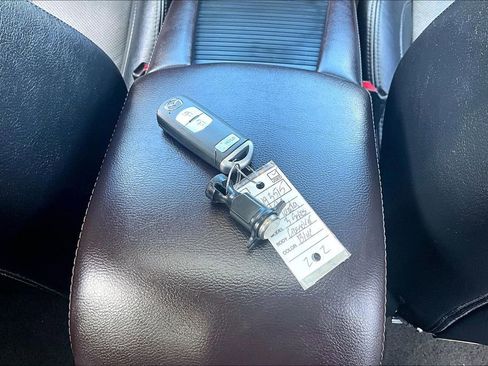 Used 2018 MAZDA MAZDA3 Grand Touring w/ Premium Equipment Package image 13