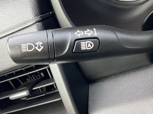 Used 2022 GMC Terrain SLE w/ Driver Convenience Package FWD image 23
