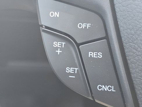 New 2024 Ford Edge SE image 27