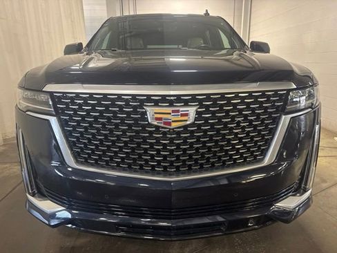 Used 2023 Cadillac Escalade ESV Premium Luxury w/ Performance Package AWD/4WD image 2