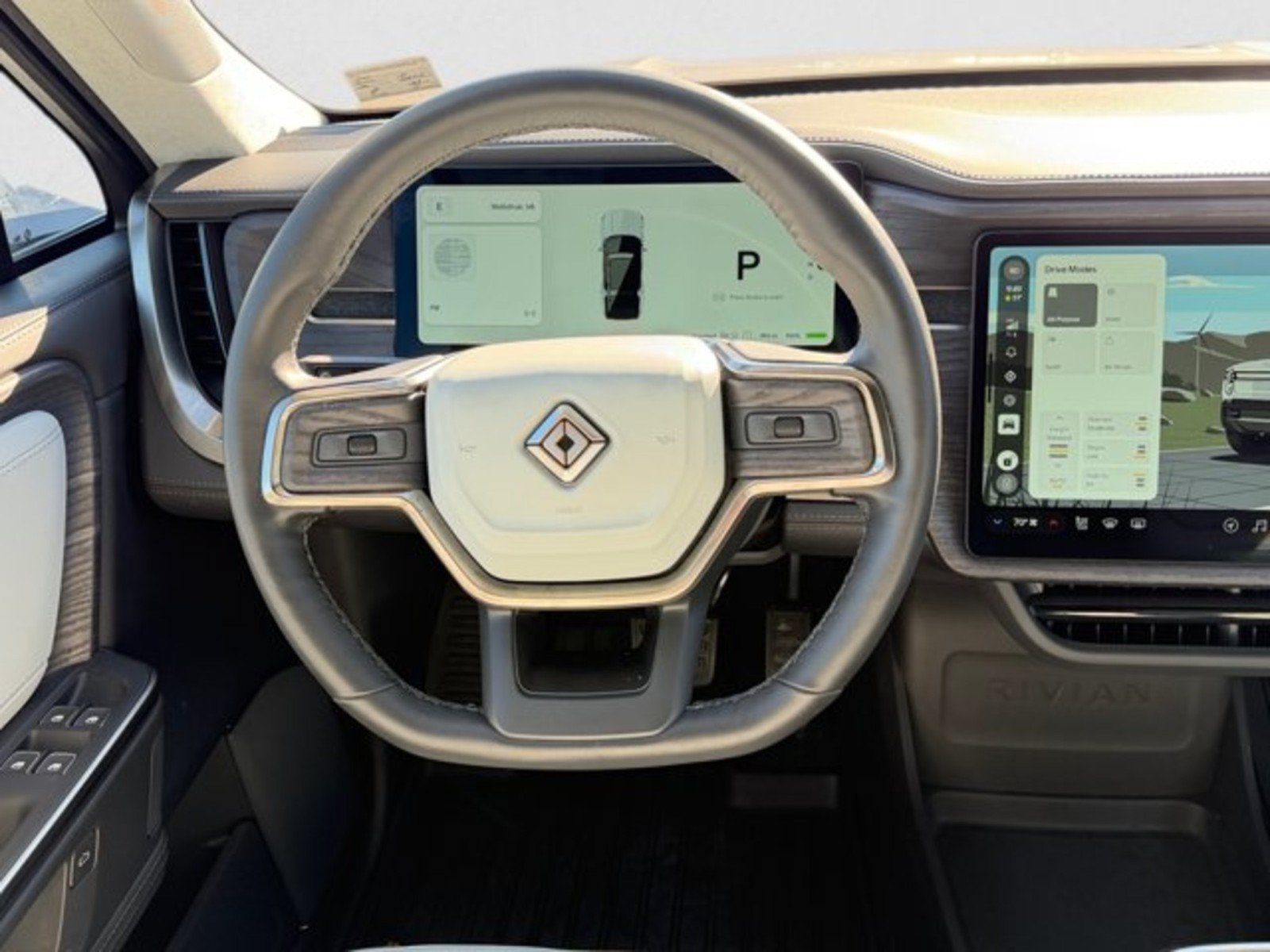 Used 2025 Rivian R1S Adventure Dual AWD/4WD image 16
