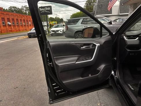 Used 2020 Toyota RAV4 XLE w/ All Weather Liner Package AWD/4WD image 11