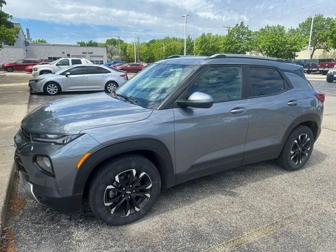 Used 2021 Chevrolet TrailBlazer LT w/ Convenience Package FWD image 1
