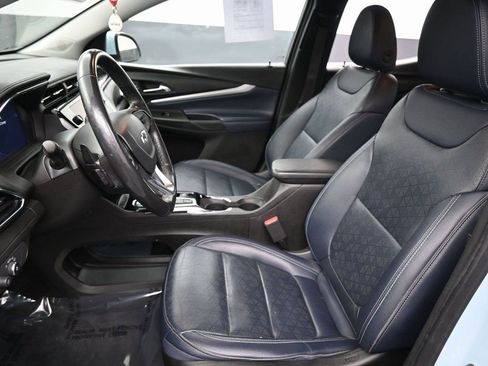 Used 2022 Chevrolet Bolt EUV LT w/ Convenience Package image 23