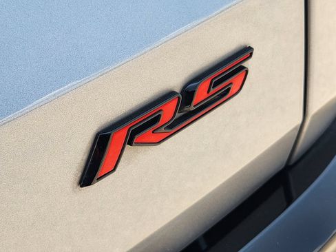 Used 2024 Chevrolet Traverse RS FWD image 12
