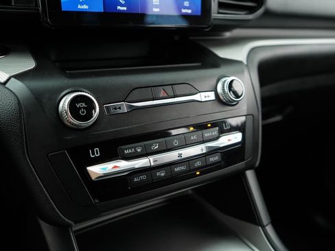 Used 2020 Ford Explorer XLT RWD image 26