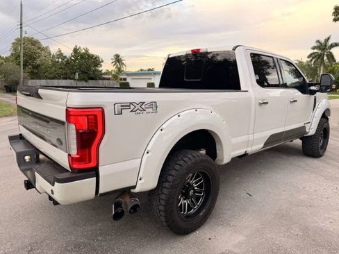 Used 2019 Ford F250 Platinum w/ Platinum Ultimate Package image 4