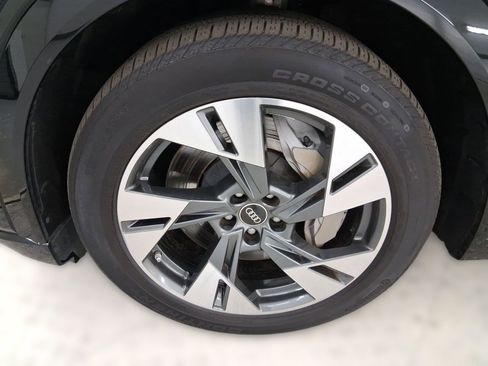 Used 2022 Audi e-tron Premium Plus image 11