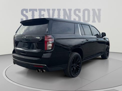 Used 2022 Chevrolet Suburban High Country AWD/4WD image 5