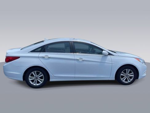 Used 2013 Hyundai Sonata GLS w/ Popular Equipment Pkg FWD image 2