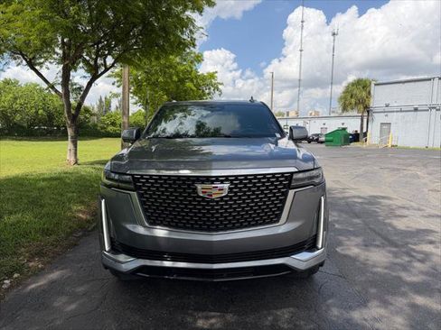 Used 2021 Cadillac Escalade ESV Premium Luxury w/ Driver Assist Tech Package AWD/4WD image 9