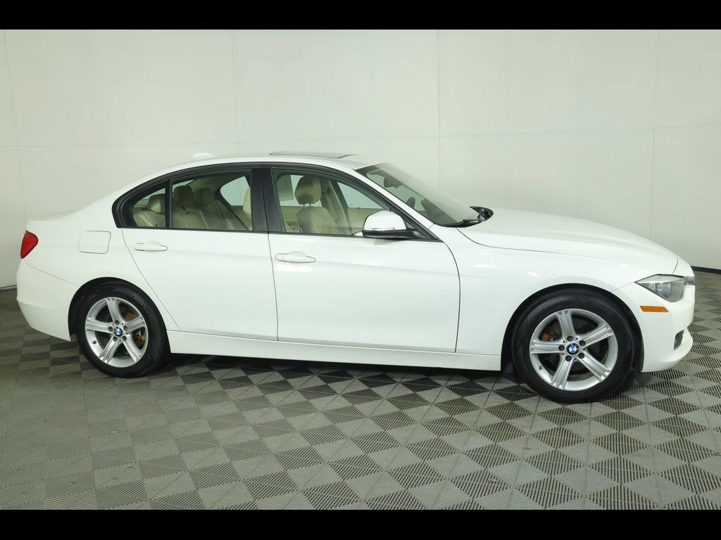Used 2013 BMW 328i xDrive Sedan AWD/4WD image 5