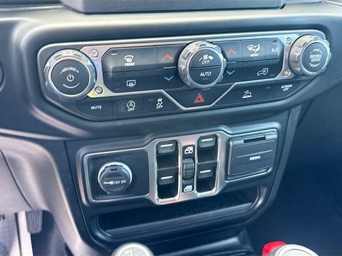Used 2021 Jeep Wrangler Unlimited Sport AWD/4WD image 15