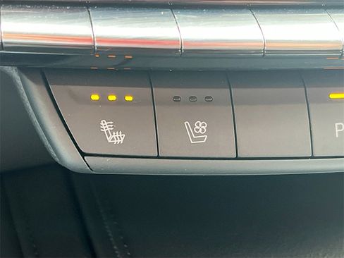 Used 2024 Cadillac XT4 Sport image 21