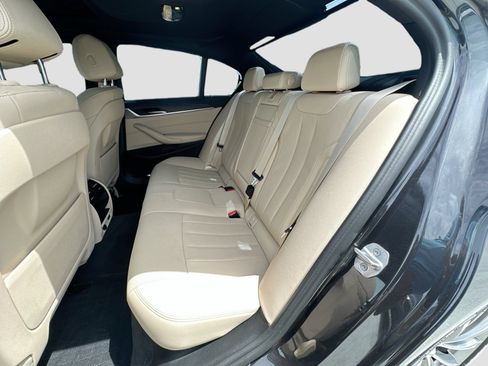 Used 2022 BMW 530i w/ M Sport Package RWD image 25