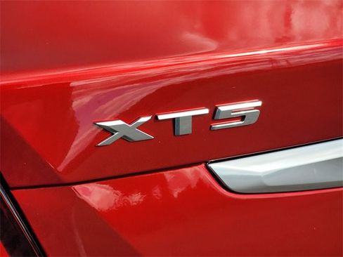 Used 2024 Cadillac XT5 Premium Luxury w/ Technology Package image 8