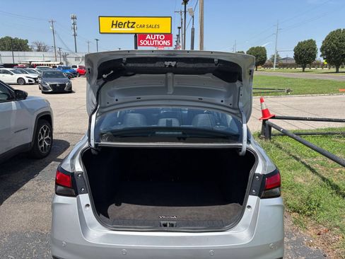 Used 2025 Nissan Versa SV FWD image 29
