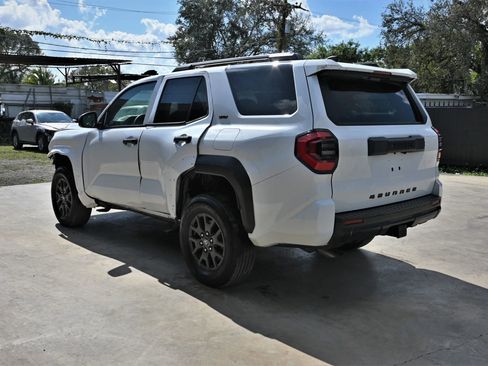 Used 2025 Toyota 4Runner SR5 AWD/4WD image 16