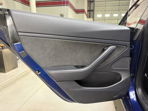 Used 2018 Tesla Model 3 AWD/4WD image 12
