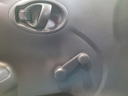 Used 2018 Nissan Versa S Plus FWD image 27