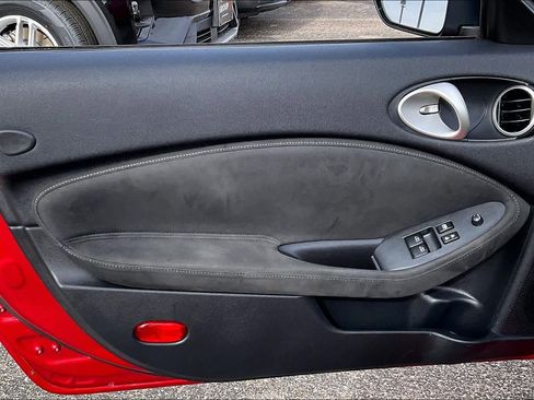 Used 2019 Nissan 370Z Touring Sport image 18