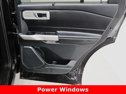 Used 2024 Ford Explorer Limited image 38