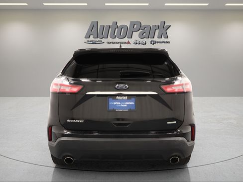 Used 2020 Ford Edge SE FWD image 8