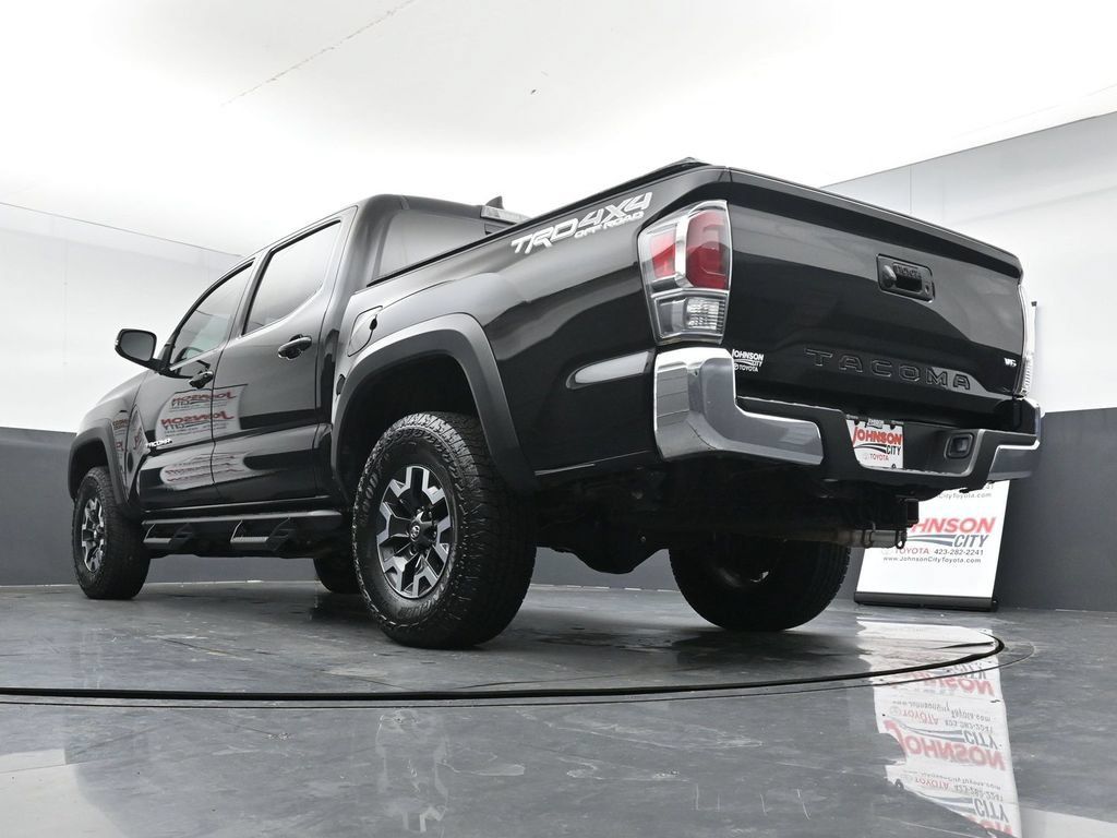 Used 2022 Toyota Tacoma TRD Off-Road AWD/4WD image 36