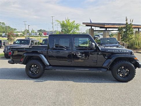 New 2025 Jeep Gladiator Sport image 2