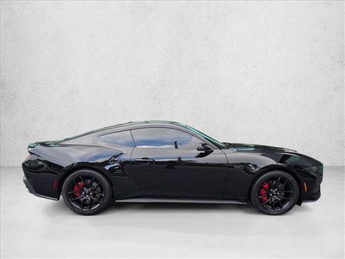 Used 2025 Ford Mustang GT Premium RWD image 4