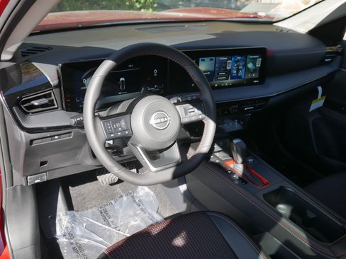 New 2026 Nissan Kicks SR w/ Cold Weather Package image 4