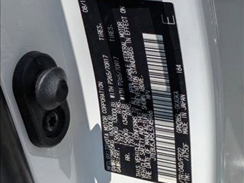 Used 2020 Toyota 4Runner SR5 AWD/4WD image 22